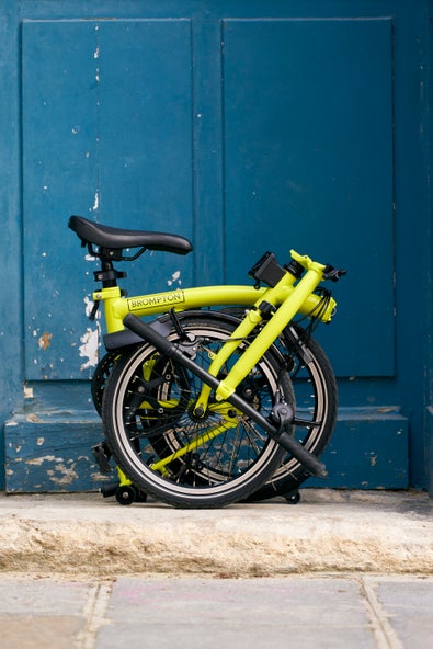 un vélo Brompton de couleur Yuzu Lime