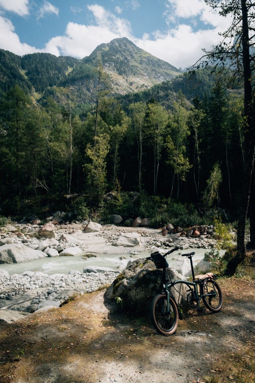Brompton G Line in a mountain setting
